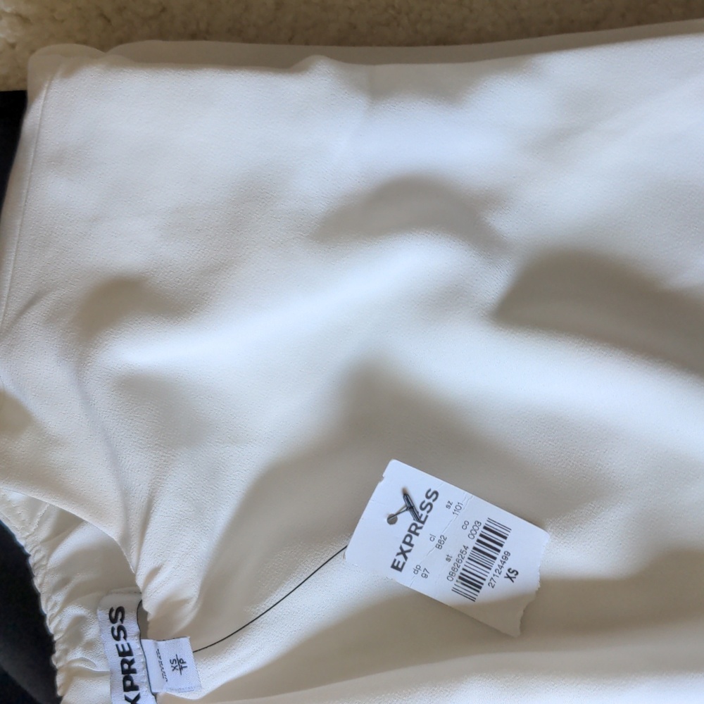 Express Tops - Picture 7 of 8